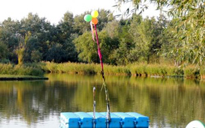 Kamp Sziki - jezero sa splavom za igru Kamp Sziki - jezero sa splavom za igru