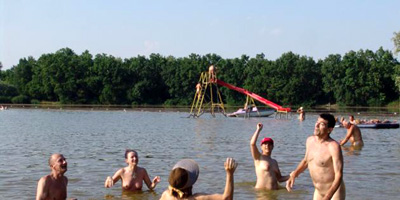 Kamp Sziki – igre u vodi