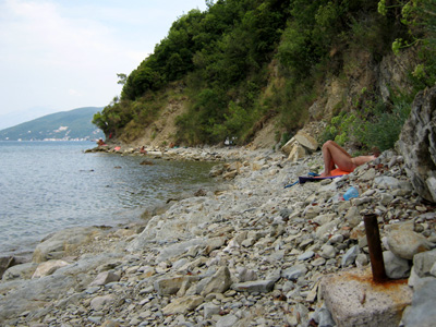 Panorama plaže posmatrana sa kraja neposredno posle paravana